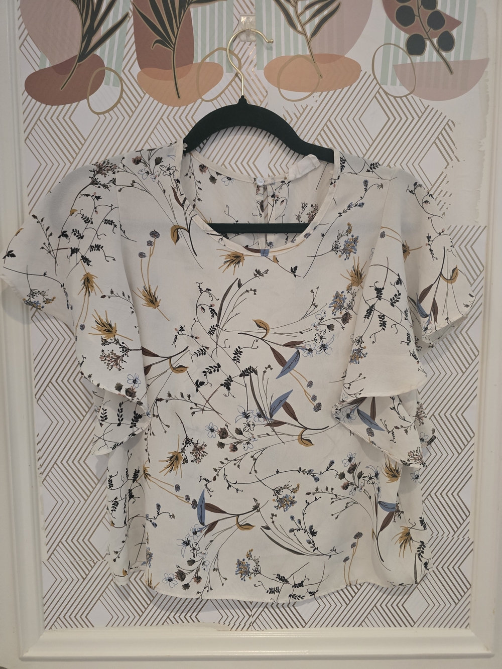 Sienna Sky Botanical Print Flounce-Sleeve  Blouse - Picture 2 of 6